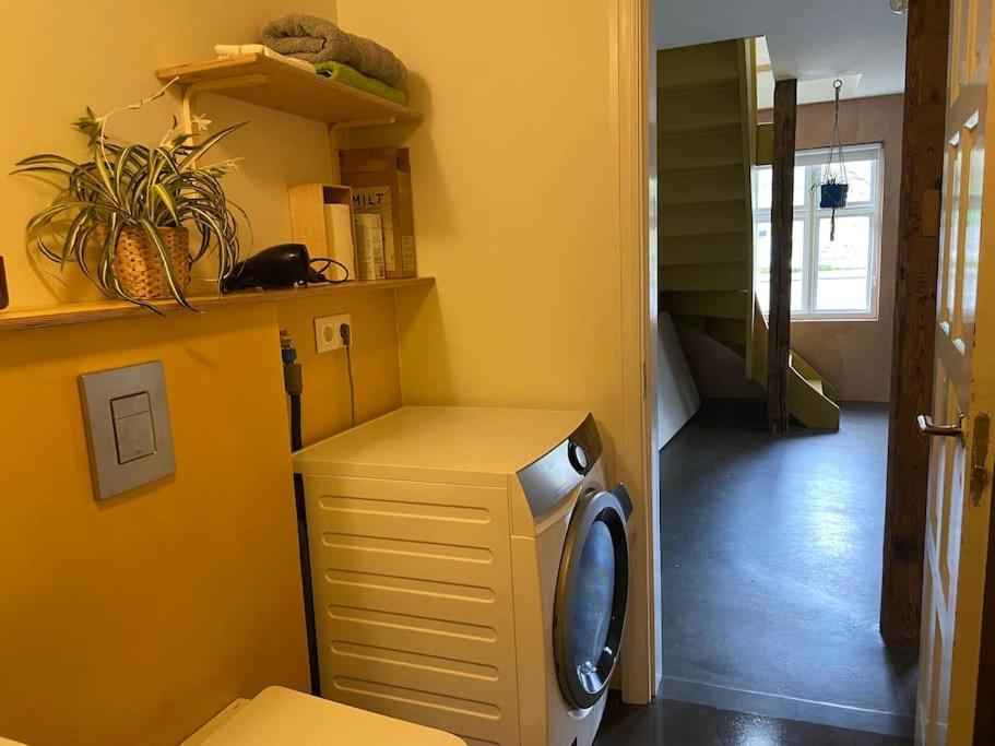 Undiraldan - Steinholt, Old Music School Apartment